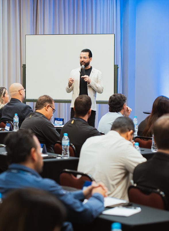 Victor Rocha falando à turma da Imersão Estratégica